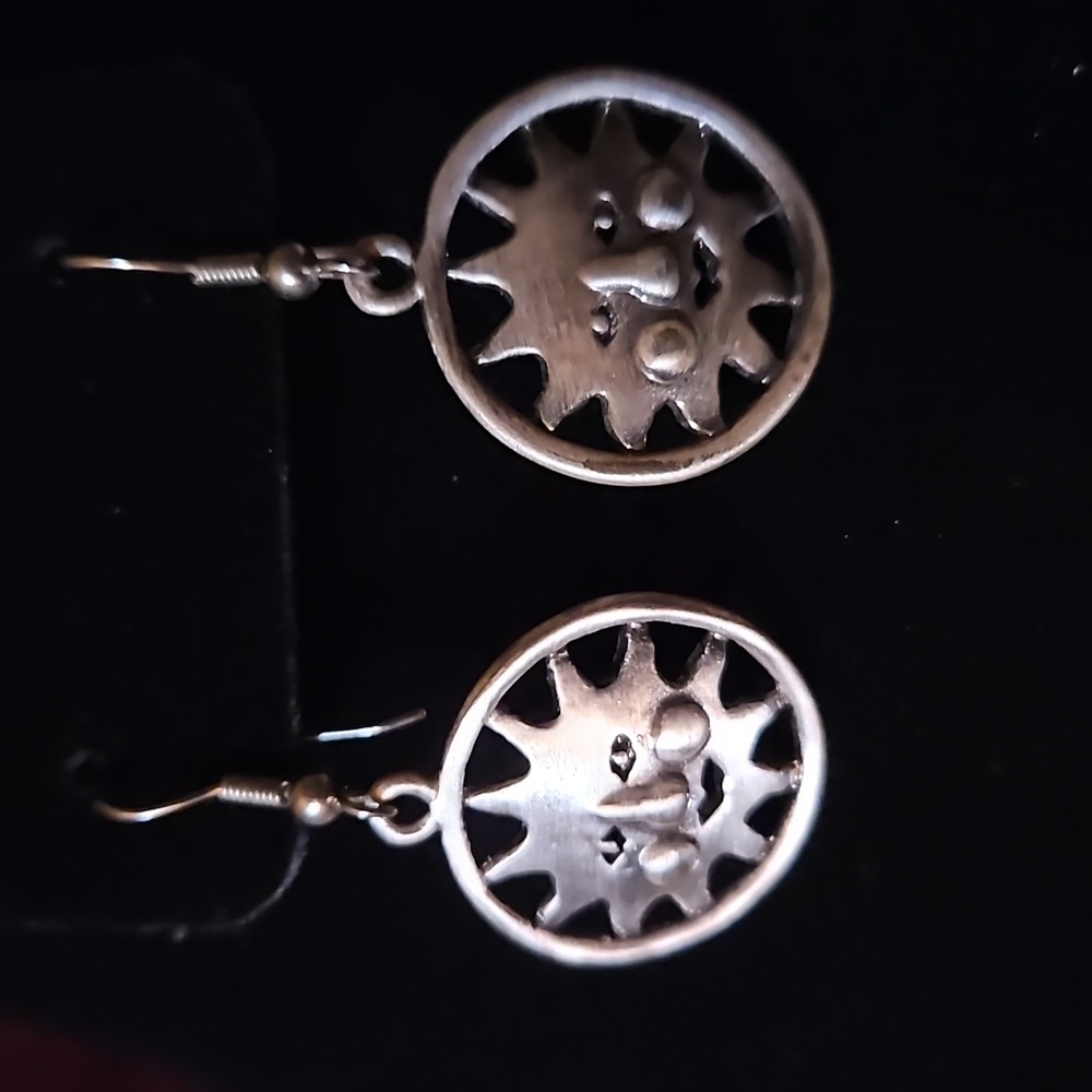 Smiling Sun dangle earrings